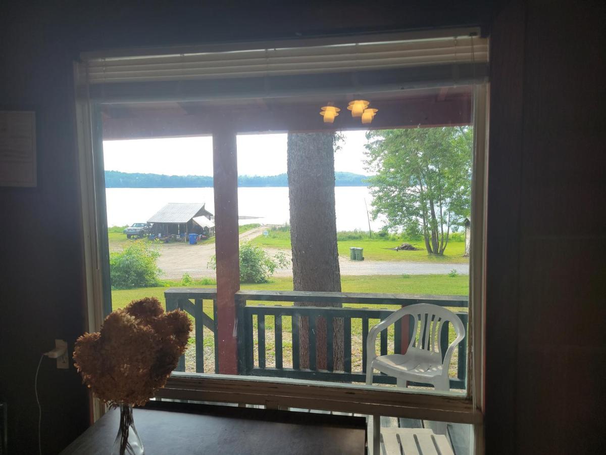 Chalet With Great Lake View Gracefield Eksteriør bilde
